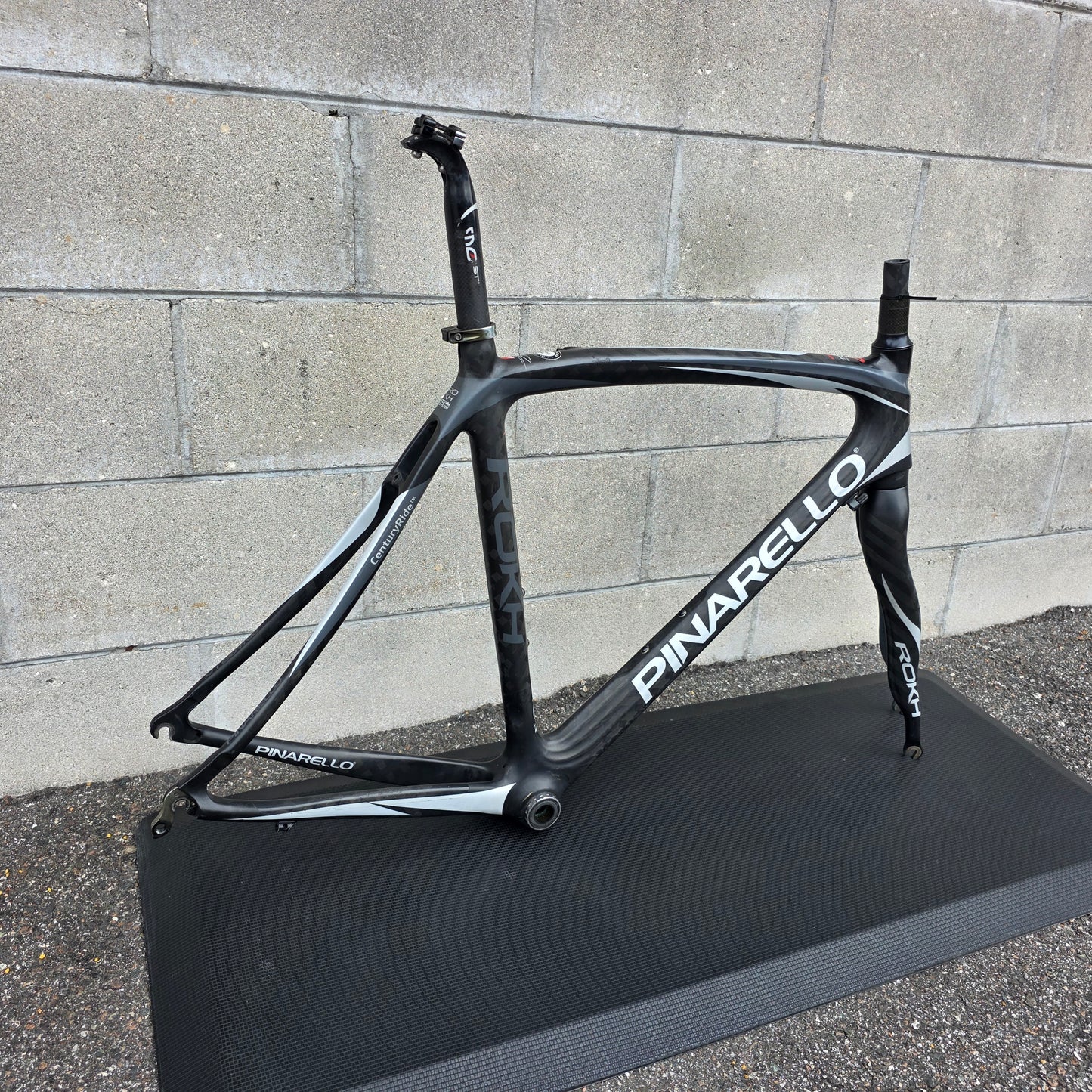 2016 Pinarello Rokh Carbon Frameset (53.5cm)