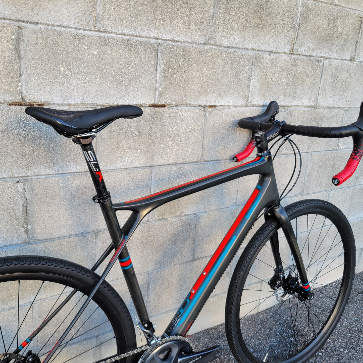 2016 GT Grade Carbon Gravel Bike (56cm) Ultegra