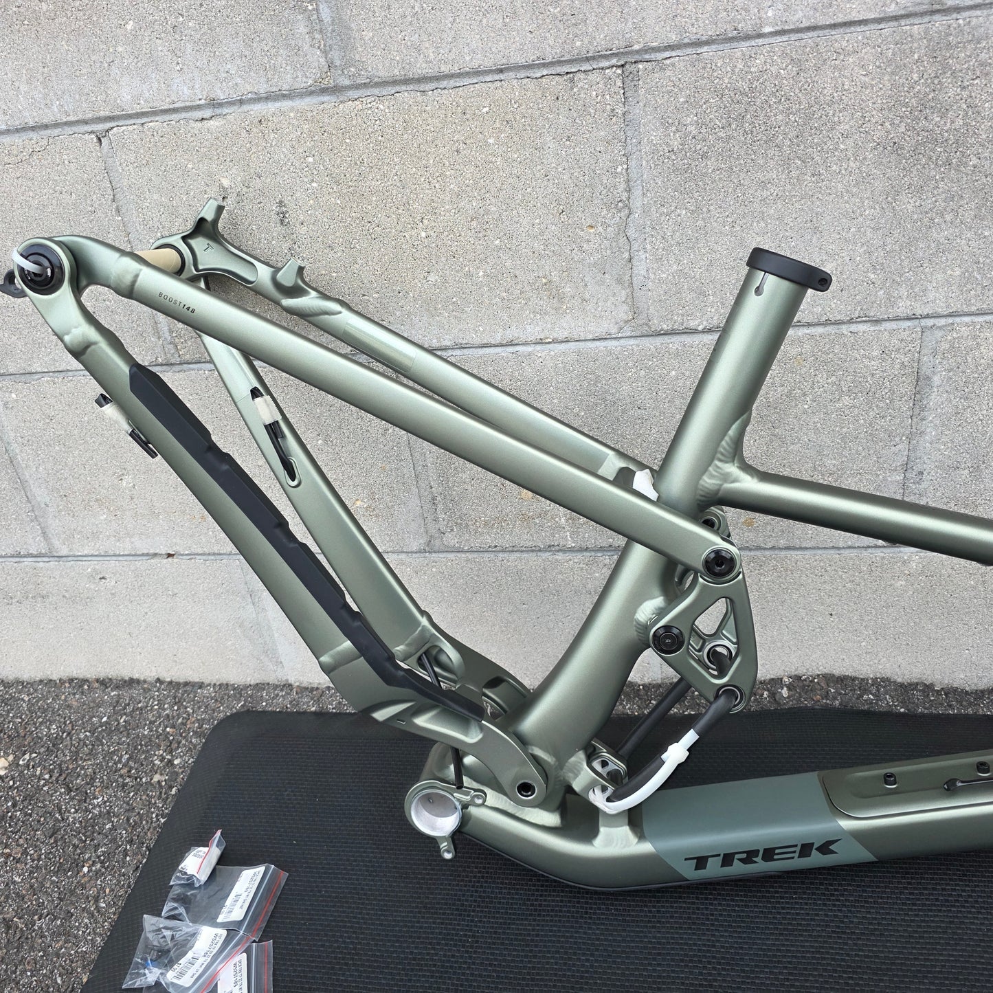 2025 Trek Top Fuel Frame (XL Extra Large)