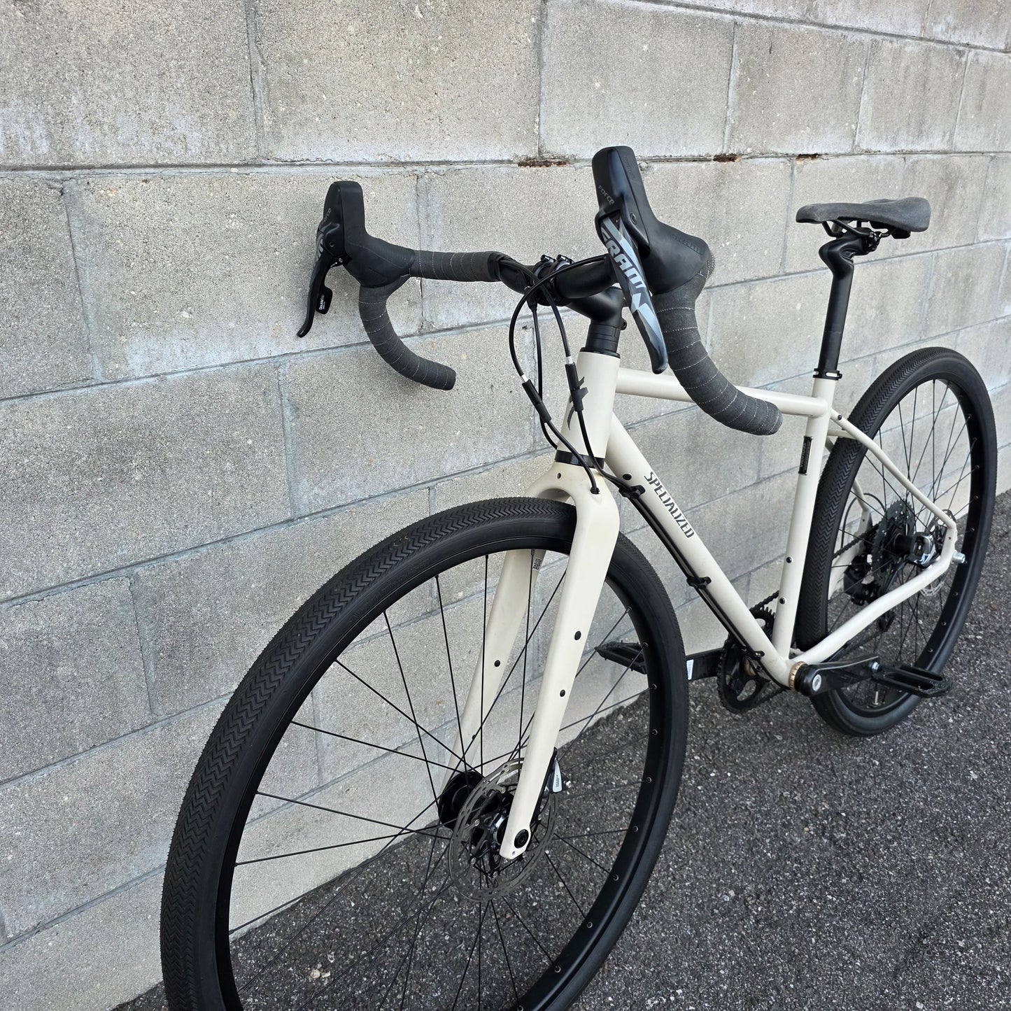 Specialized Sequoia Expert 54cm Gravel Adventure Bike