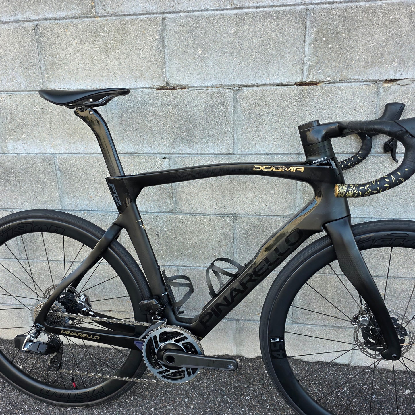 Pinarello Dogma F12 (56cm) SRAM Red AXS