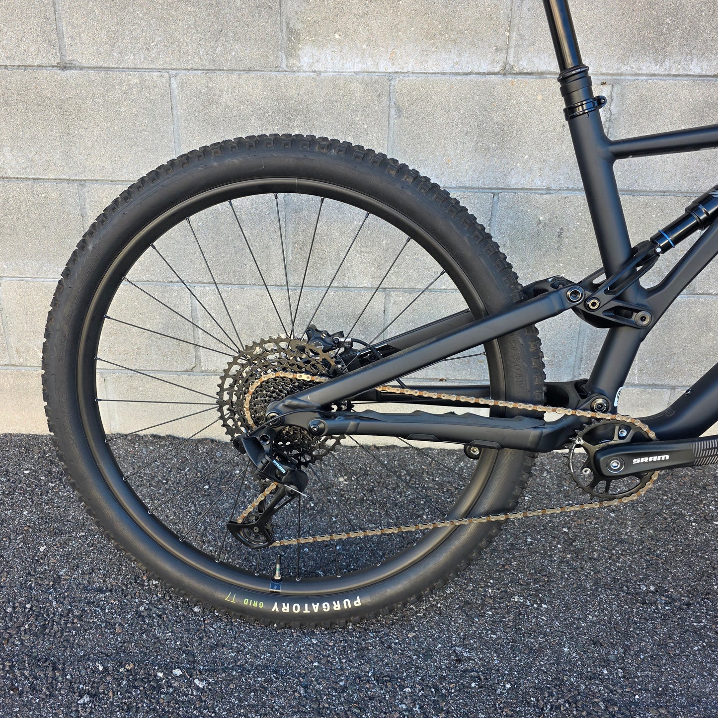2023 Specialized Stumpjumper Alloy S6 (LOCAL PICK UP IN-STORE ONLY, NO SHIPPING)