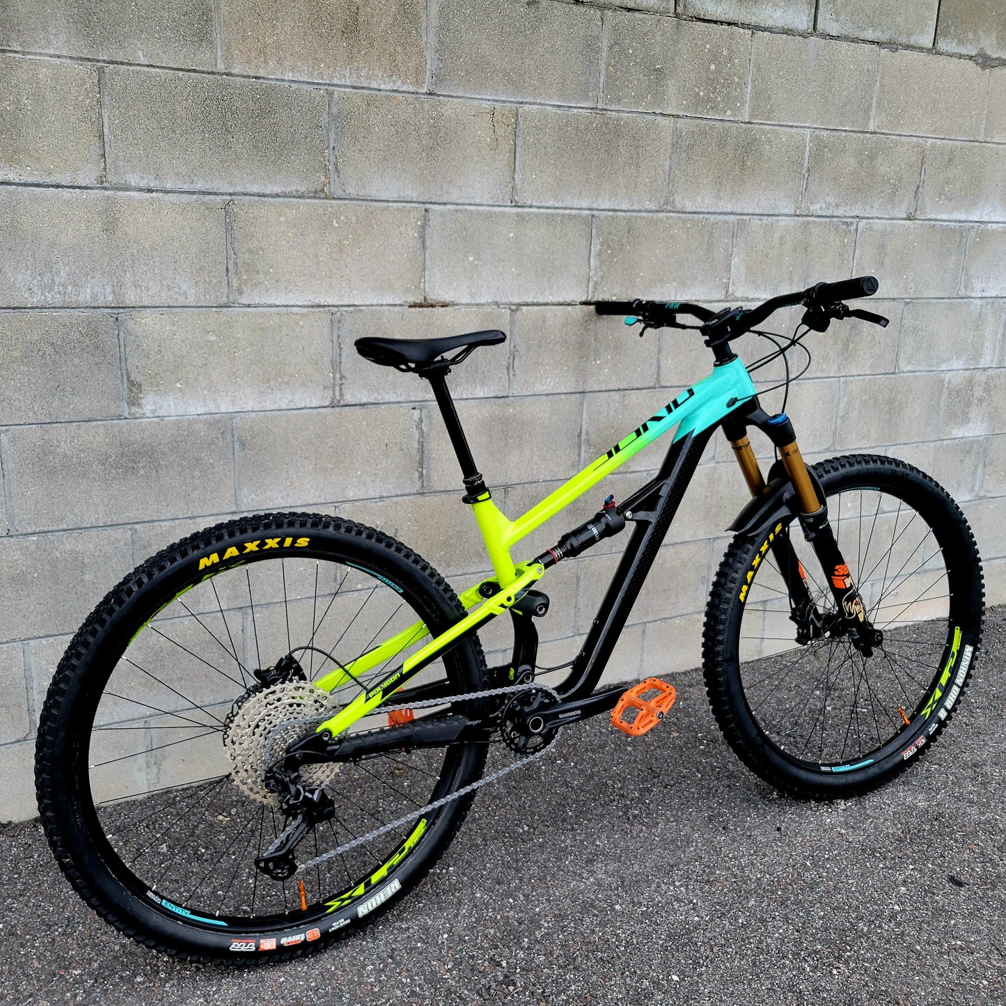 Polygon Siskiu T7 (Medium) Fox 36, XT 12s