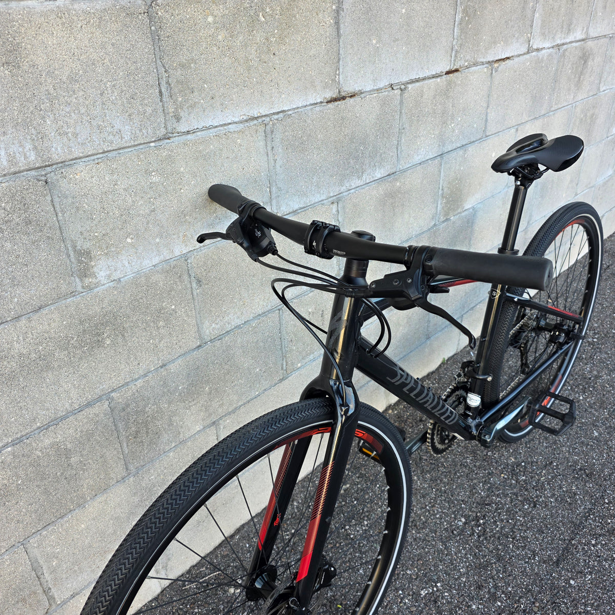 2024 Specialized Sirrus 3.0 (Size Small) Black Red