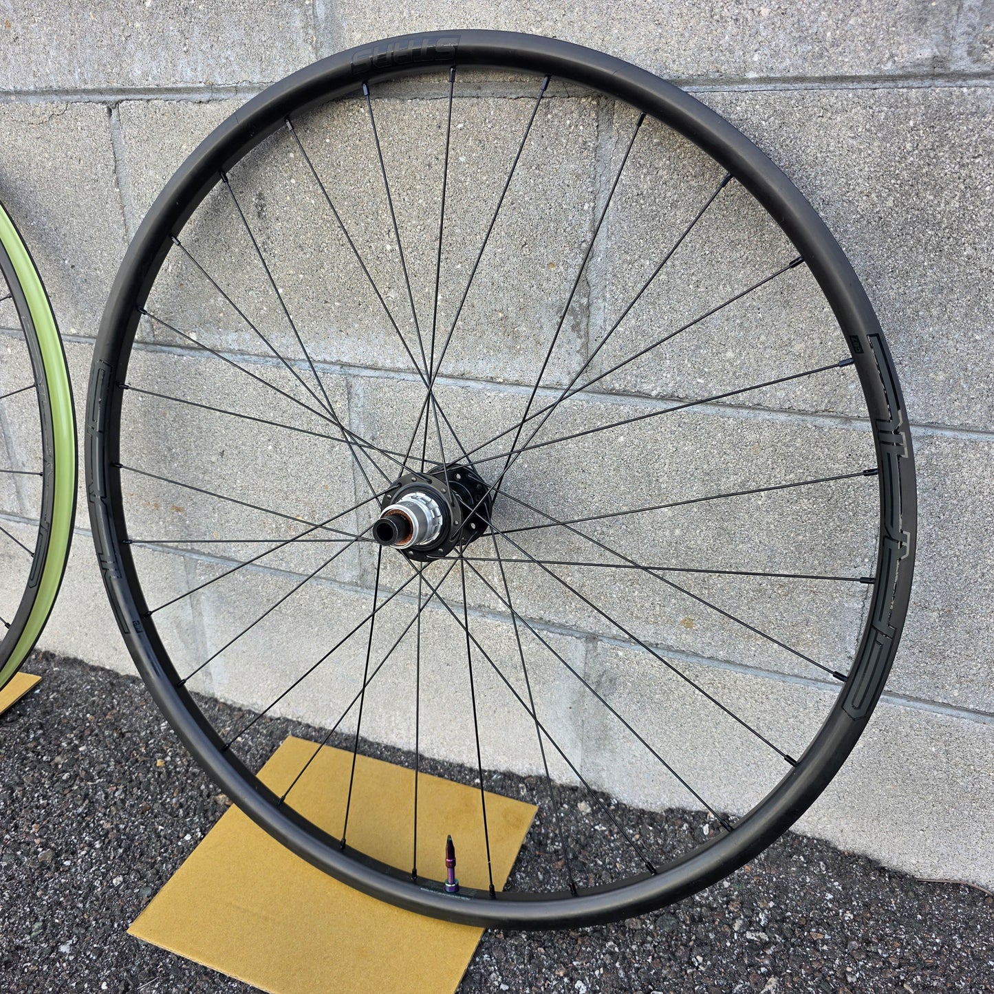 Stan's Grail CB7 Carbon Gravel Wheelset 1380g XDR