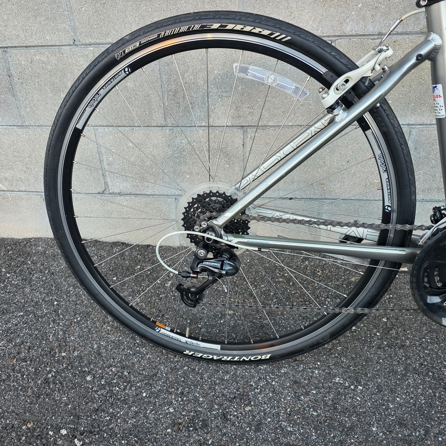 Trek FX 7.3 Women's Fitness Hybrid bike Medium (In Store Pick-up Only)