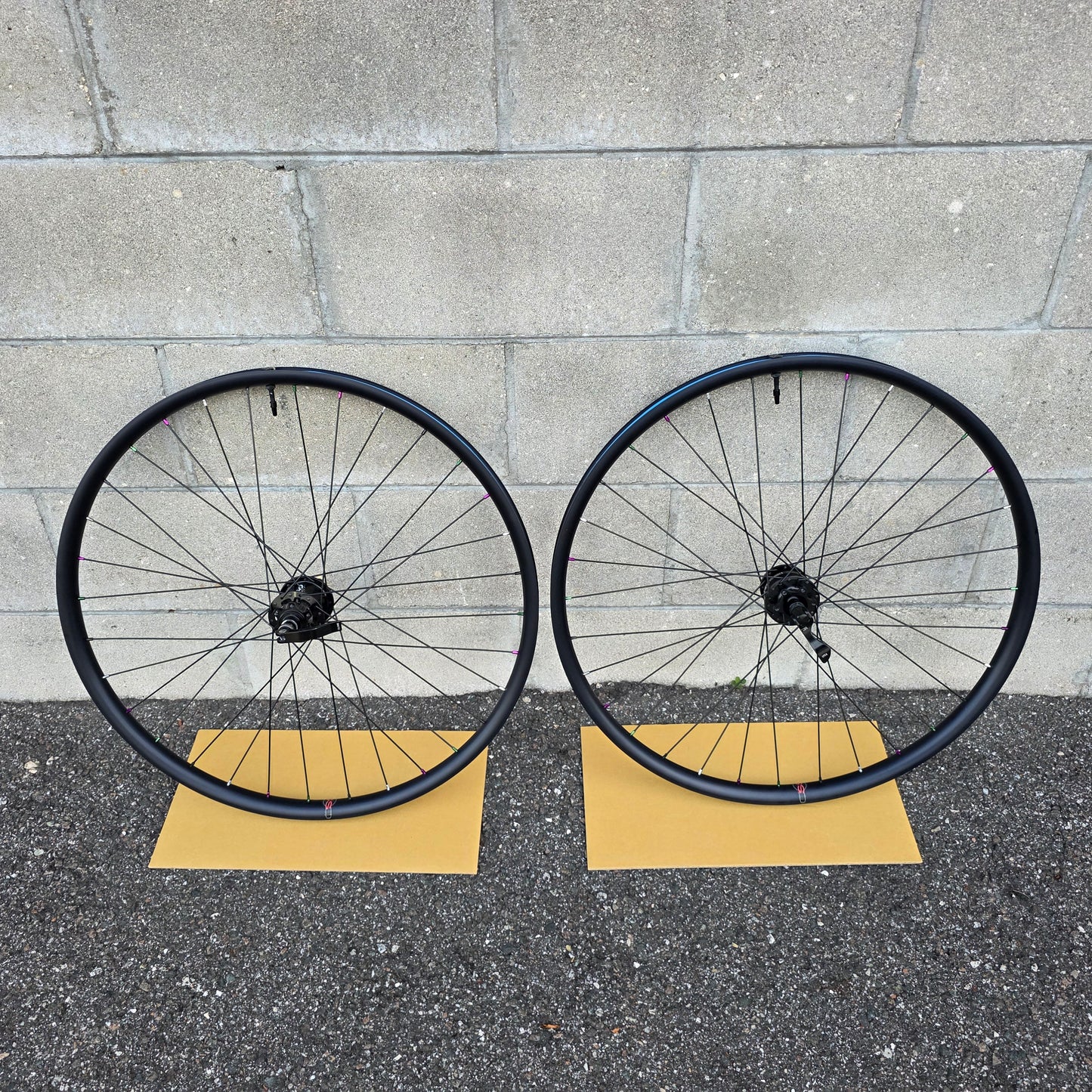 Velocity Blunt SS 27.5 wheelset SP Dynamo QR Sram XDR