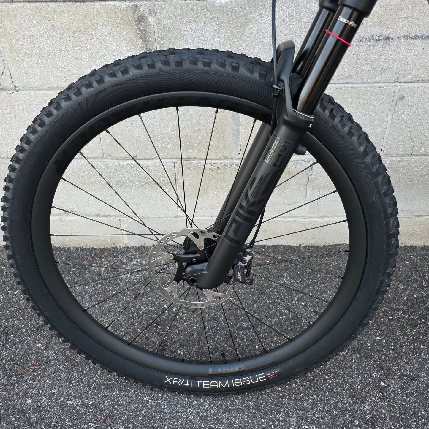 2024 Trek Top Fuel 9.8 XT (Size M/L)