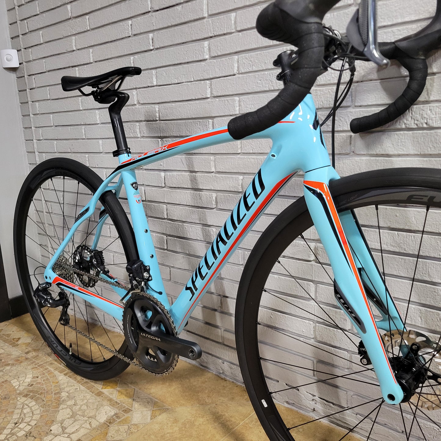 2016 Specialized Roubaix Expert Ultegra Di2 (49cm Extra Small)