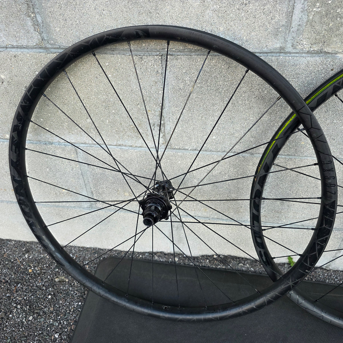 NOBL TR32 DT180 29 Carbon Wheelset Boost XD