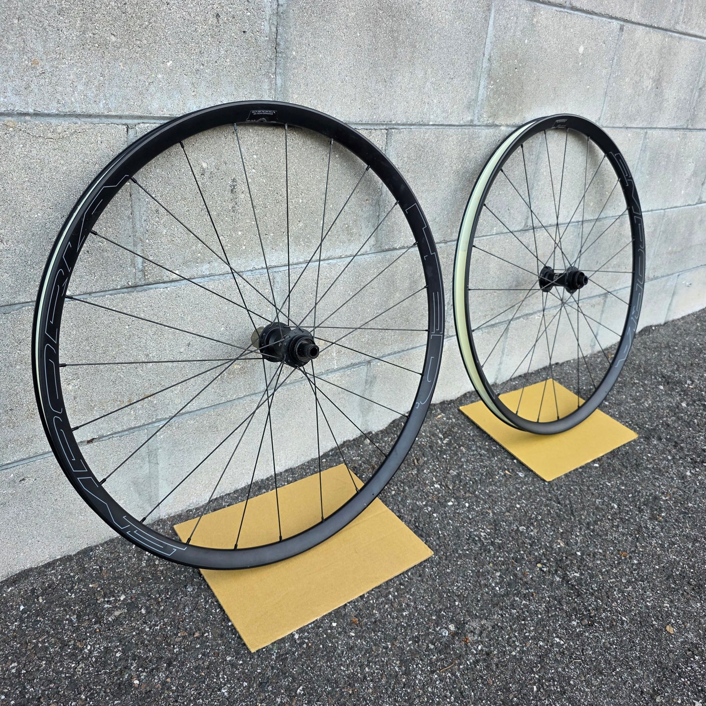 HED Emporia Gravel wheelset 700c