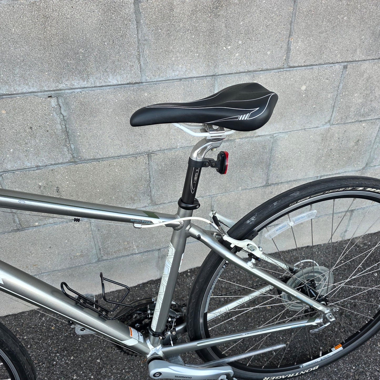 Trek FX 7.3 Women's Fitness Hybrid bike Medium (In Store Pick-up Only)