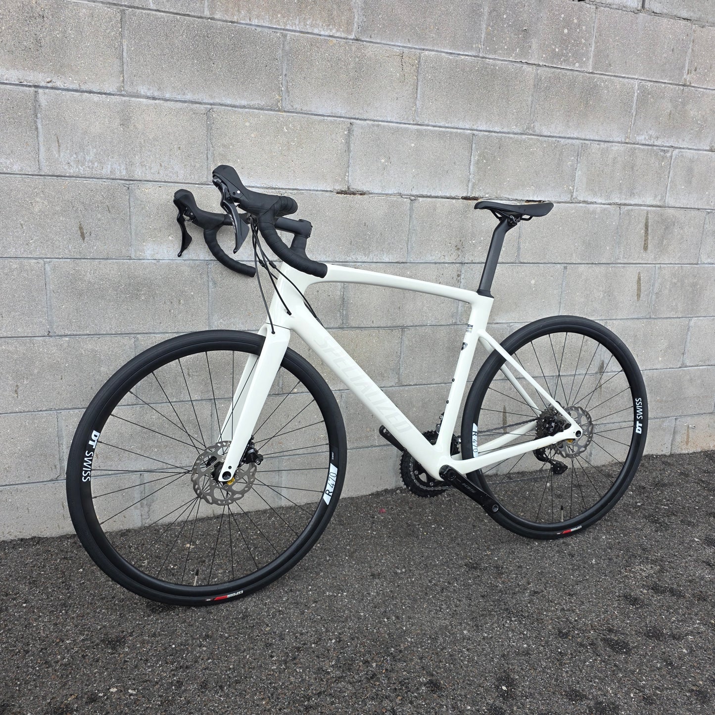 2024 Specialized Roubaix SL8 Sport Carbon 105 (58cm)