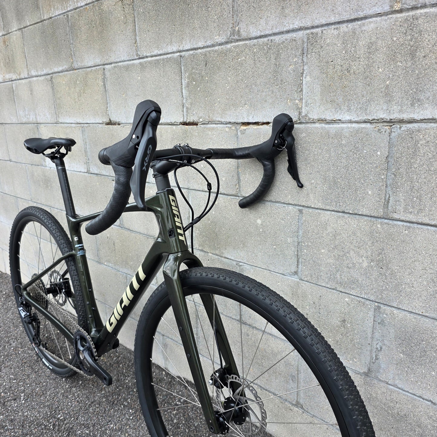 2022 Giant Revolt Advanced GRX Carbon Gravel Bike (Size Medium)