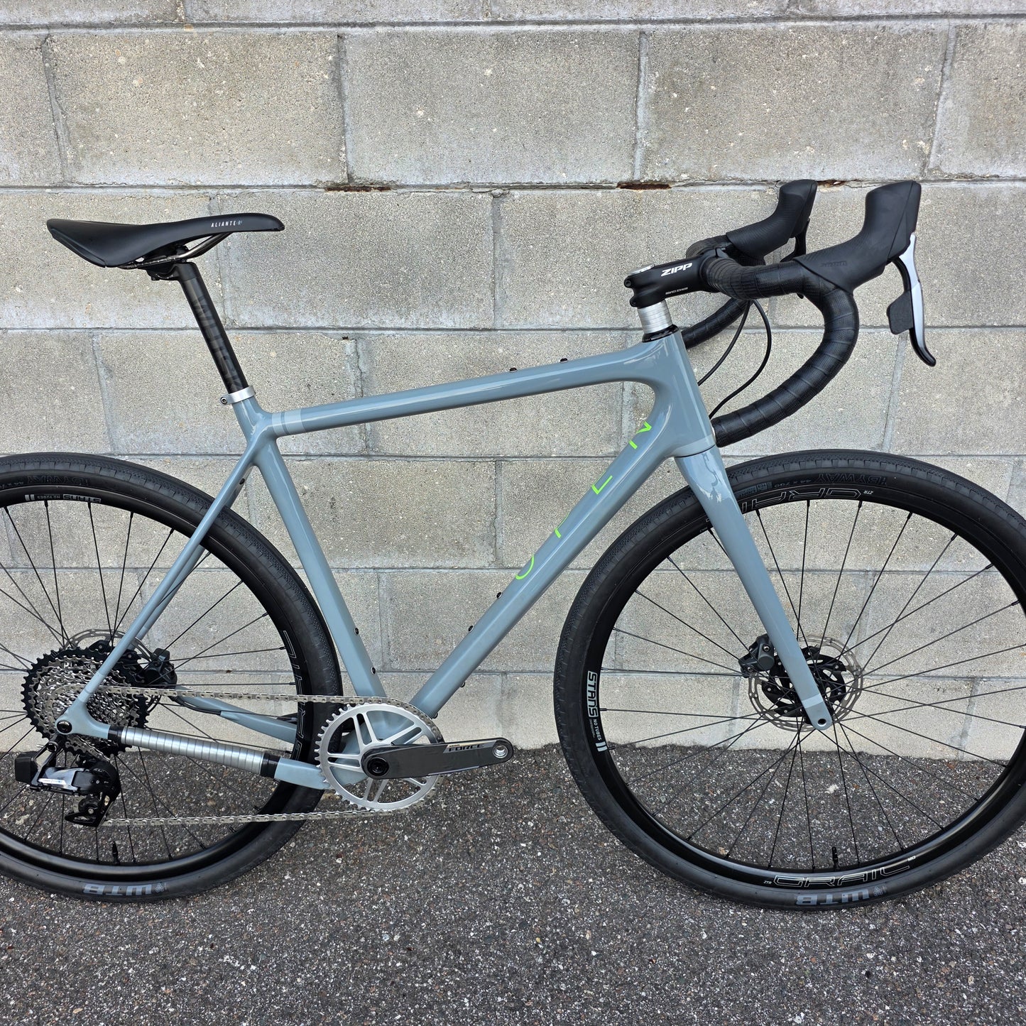 Open Wide (Medium)Carbon Gravel Bike Force AXS