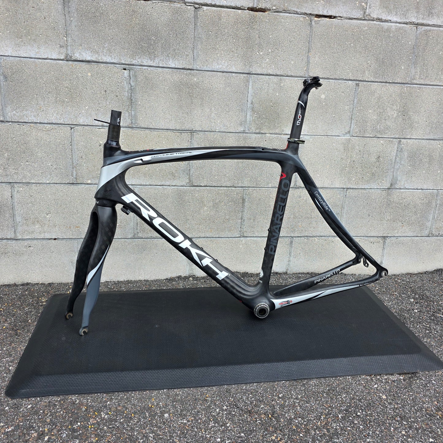 2016 Pinarello Rokh Carbon Frameset (53.5cm)