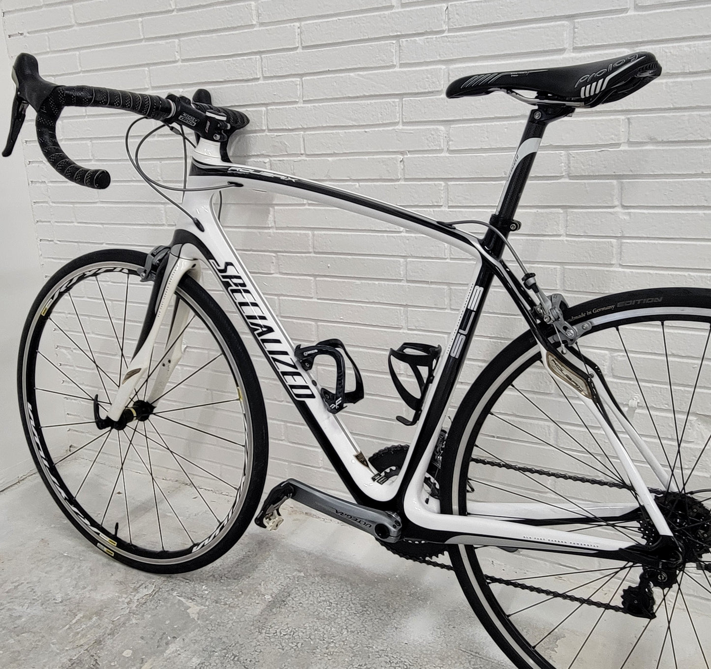 2012 Specialized Roubaix Expert Carbon Road Bike (56cm)