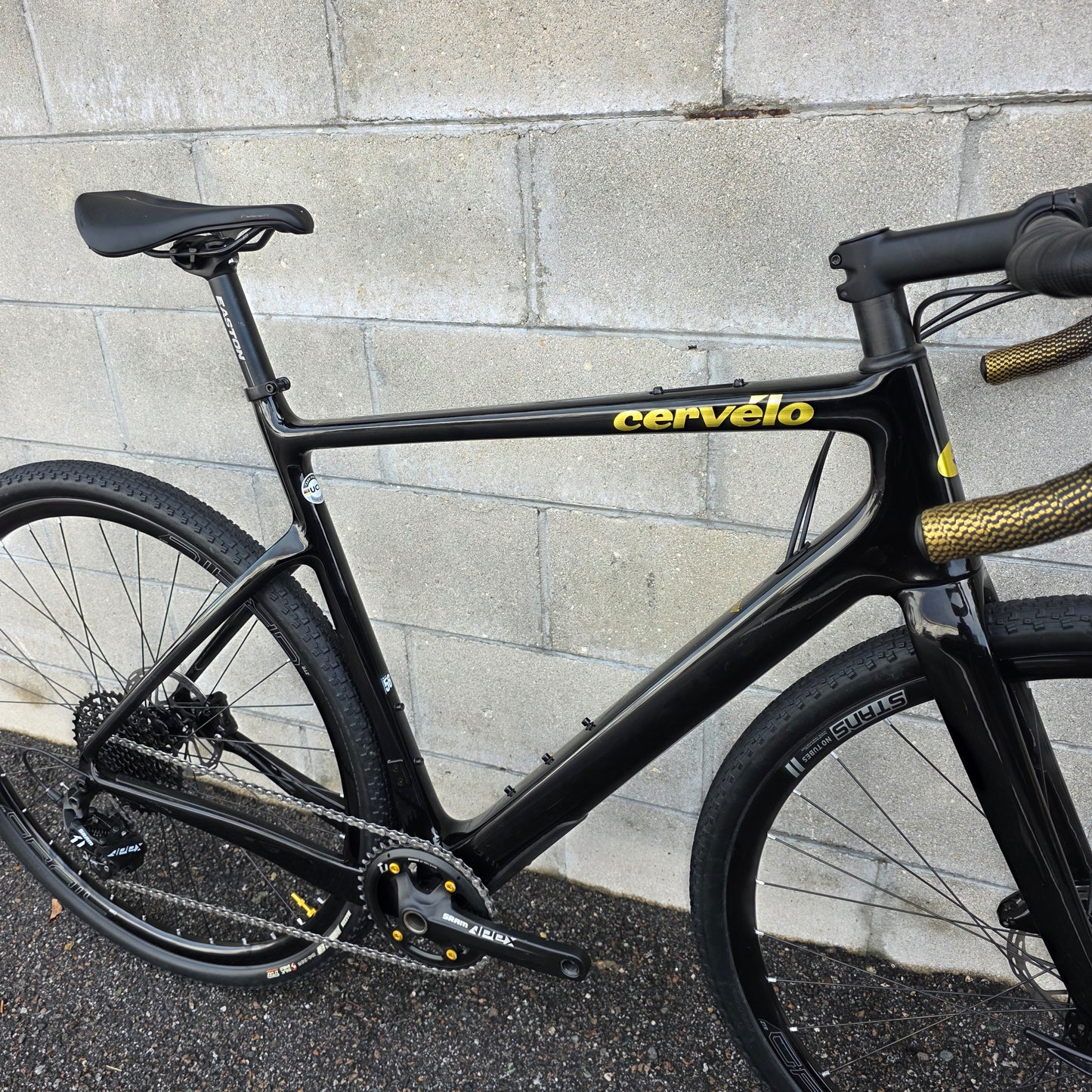 2022 Cervelo Aspero (56cm) Carbon Gravel Bike