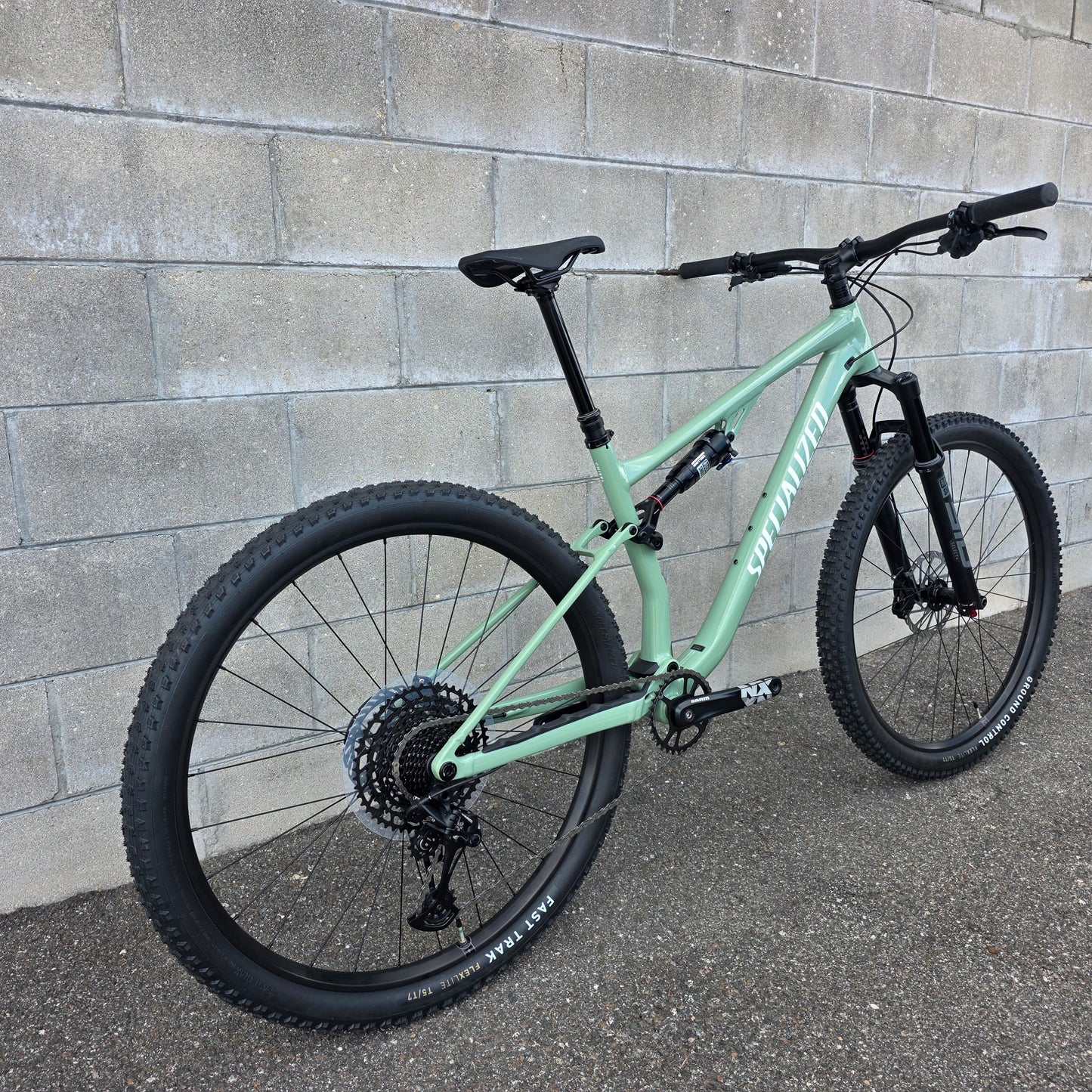 2026 Specialized Chisel (Large) Upgraded Suspension