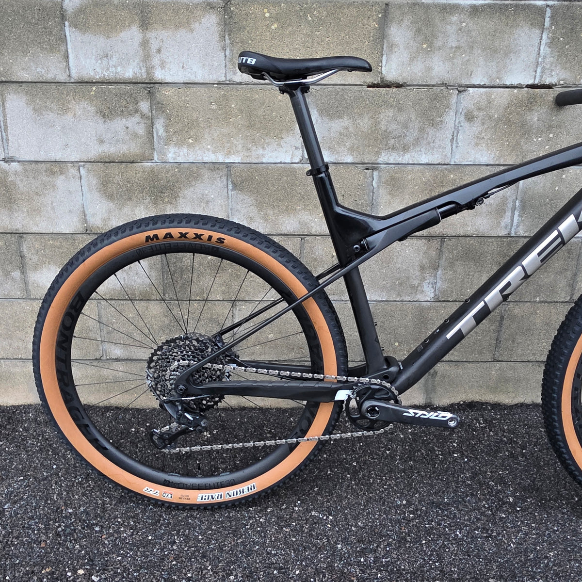 Trek SuperCaliber 9.8 GX Carbon (XXL 23") Kovee Carbon Wheels
