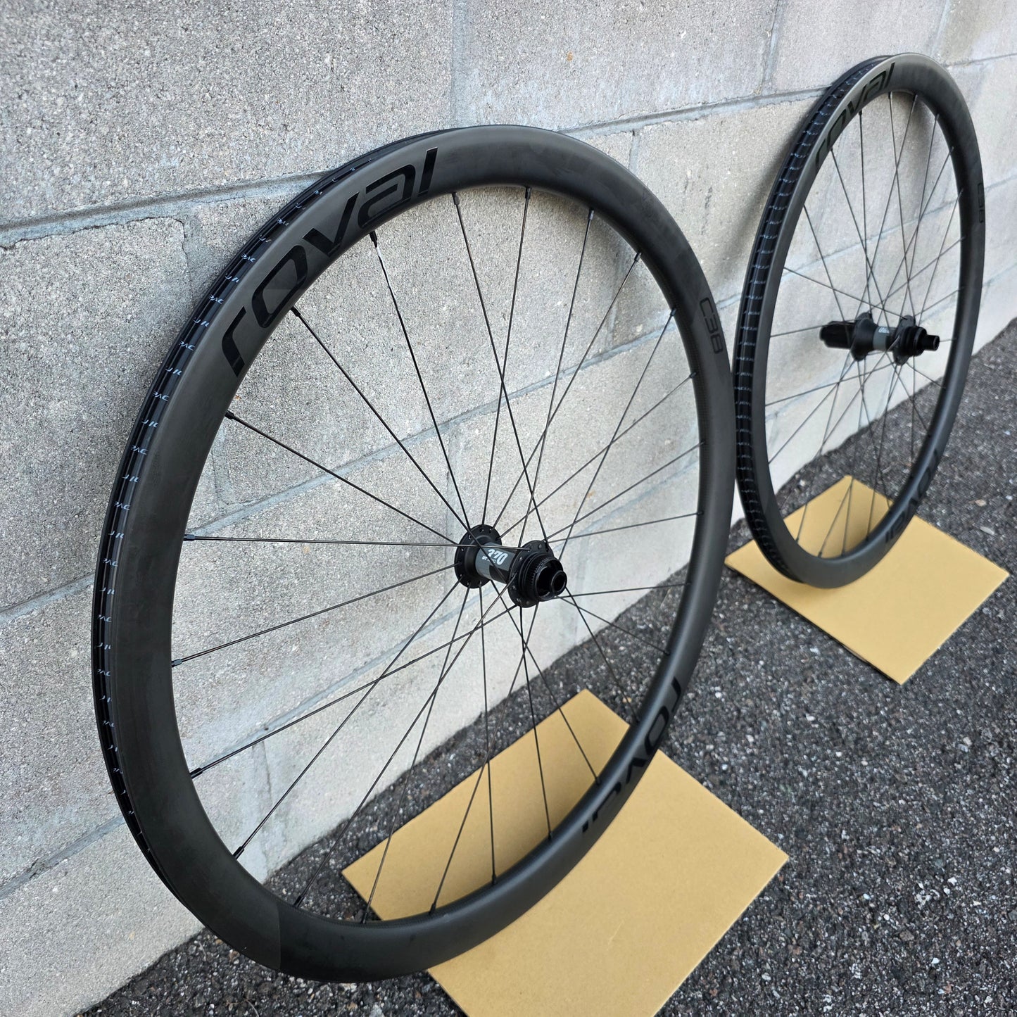 Roval c38 Carbon Wheelset road gravel Shimano