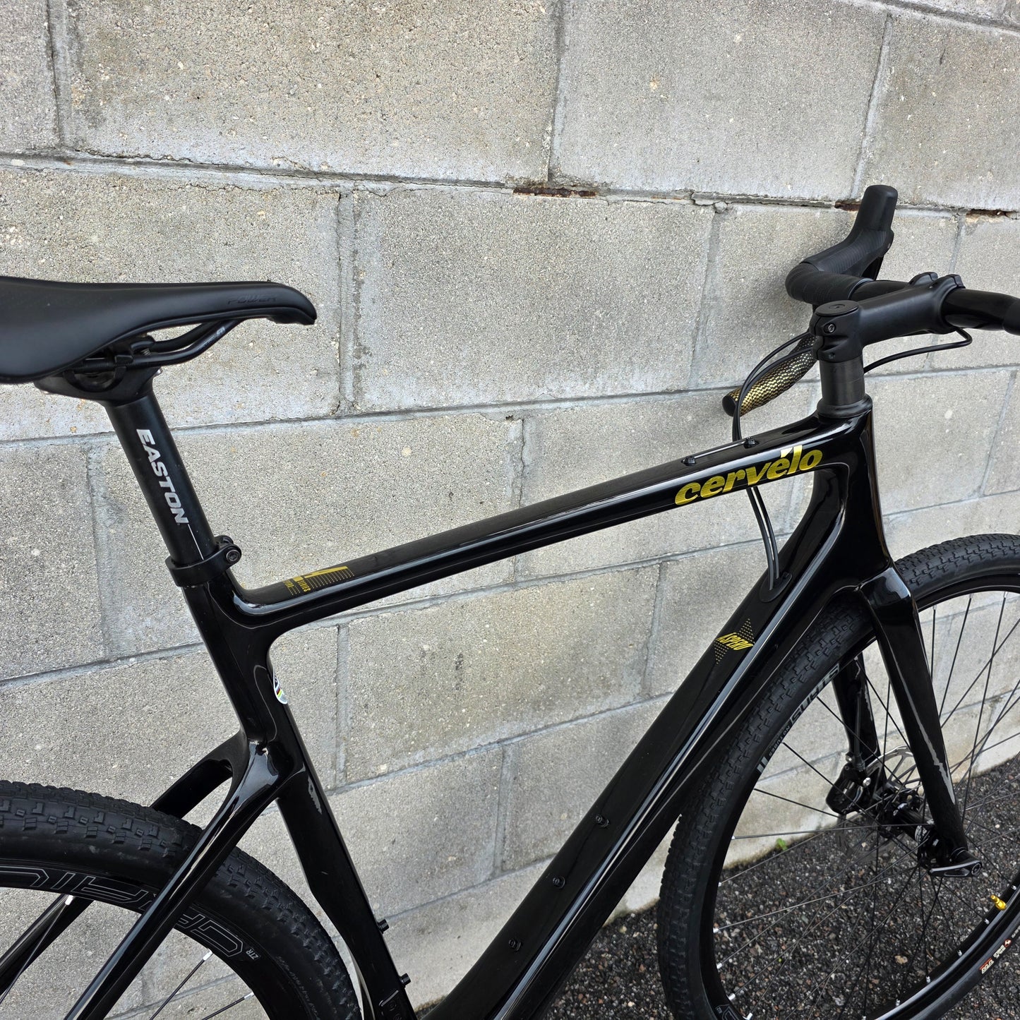 2022 Cervelo Aspero (56cm) Carbon Gravel Bike