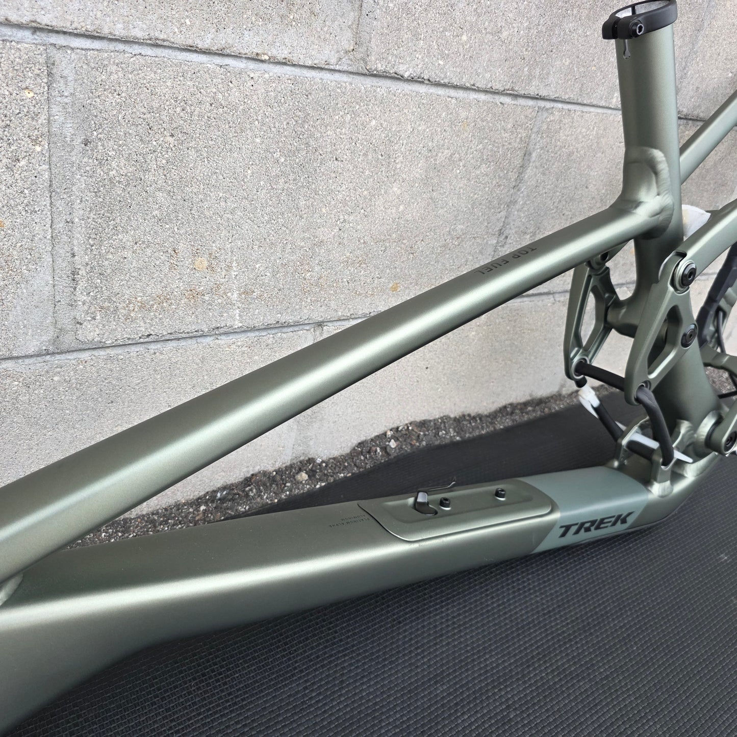 2025 Trek Top Fuel Frame (XL Extra Large)