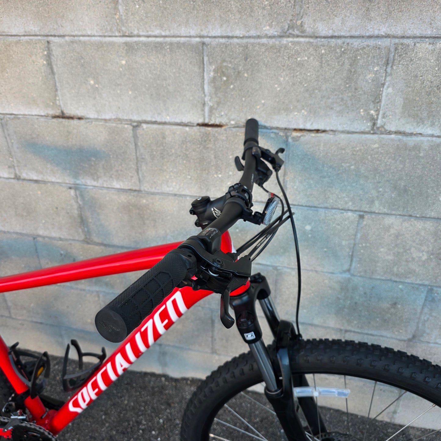 2023 Specialized Rockhopper XL (Local in-store pick up only)
