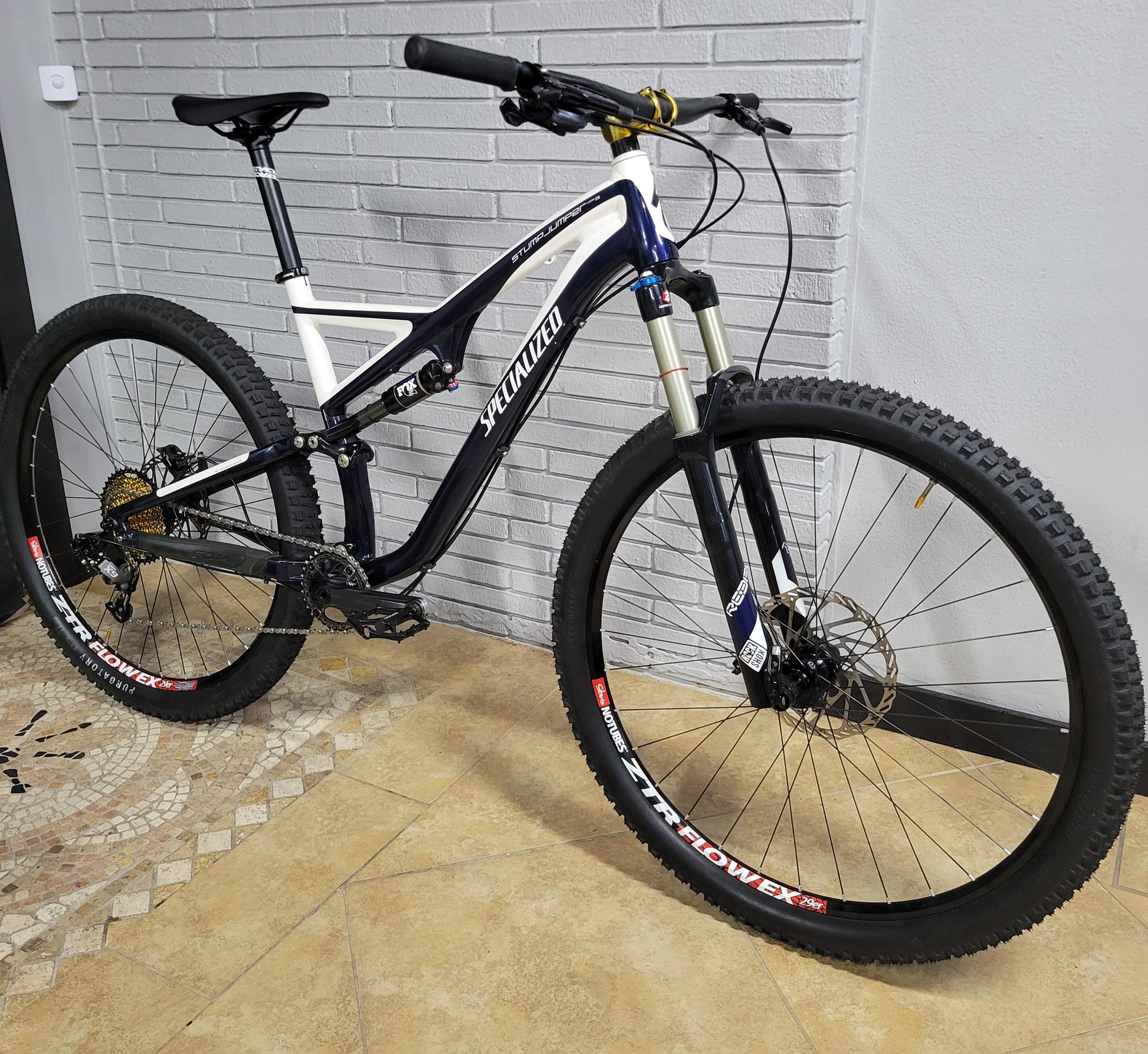 specialized mountainbike 2011 2011 Specialized Stumpjumper 29 (Large 19) Hope – South Tampa Bicycle Co