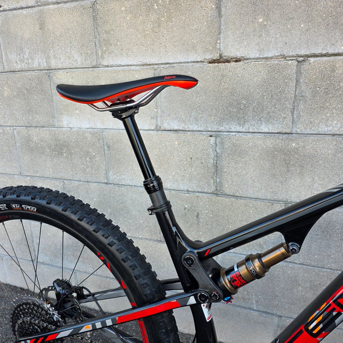 Intense Sniper Trail Elite (Small) w/ Carbon Wheels