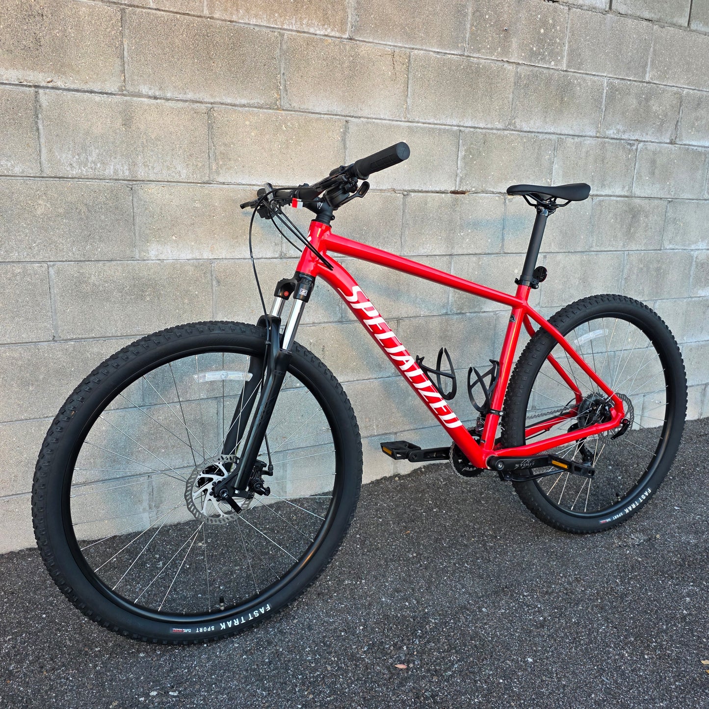 2023 Specialized Rockhopper XL (Local in-store pick up only)