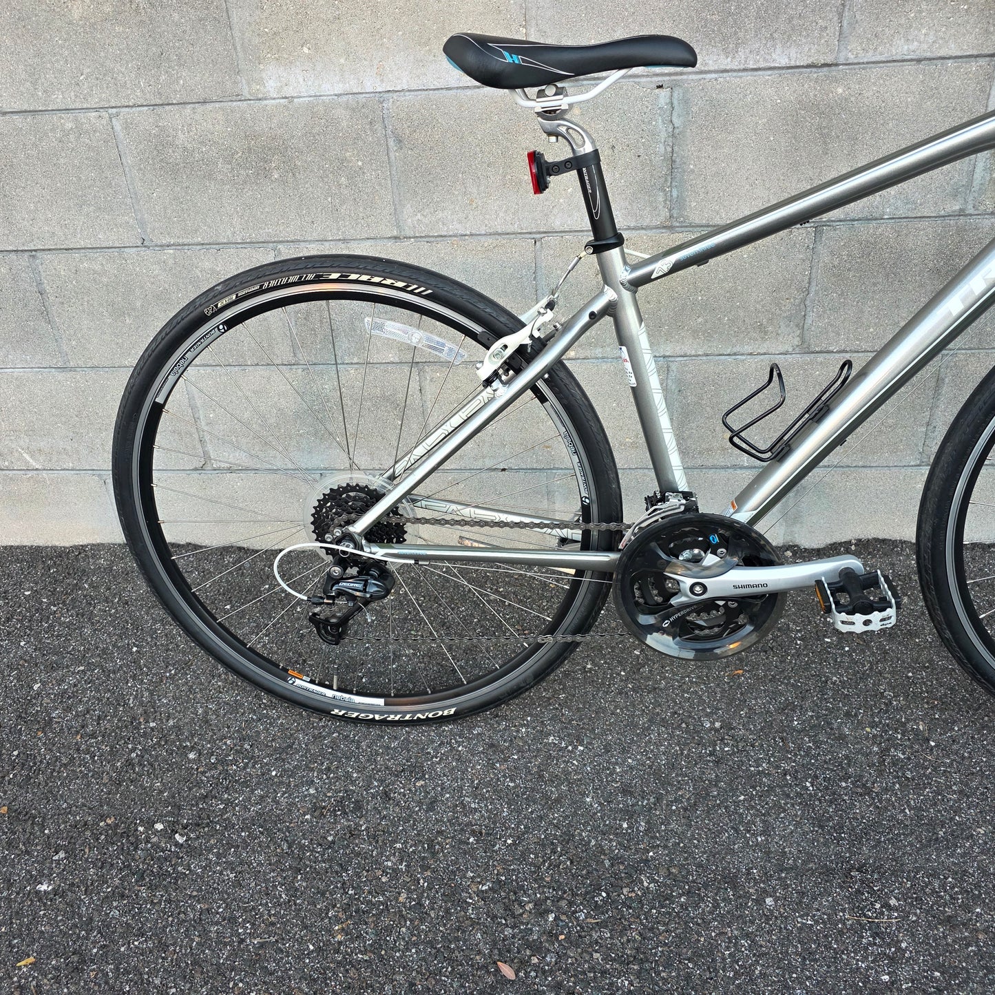 Trek FX 7.3 Women's Fitness Hybrid bike Medium (In Store Pick-up Only)