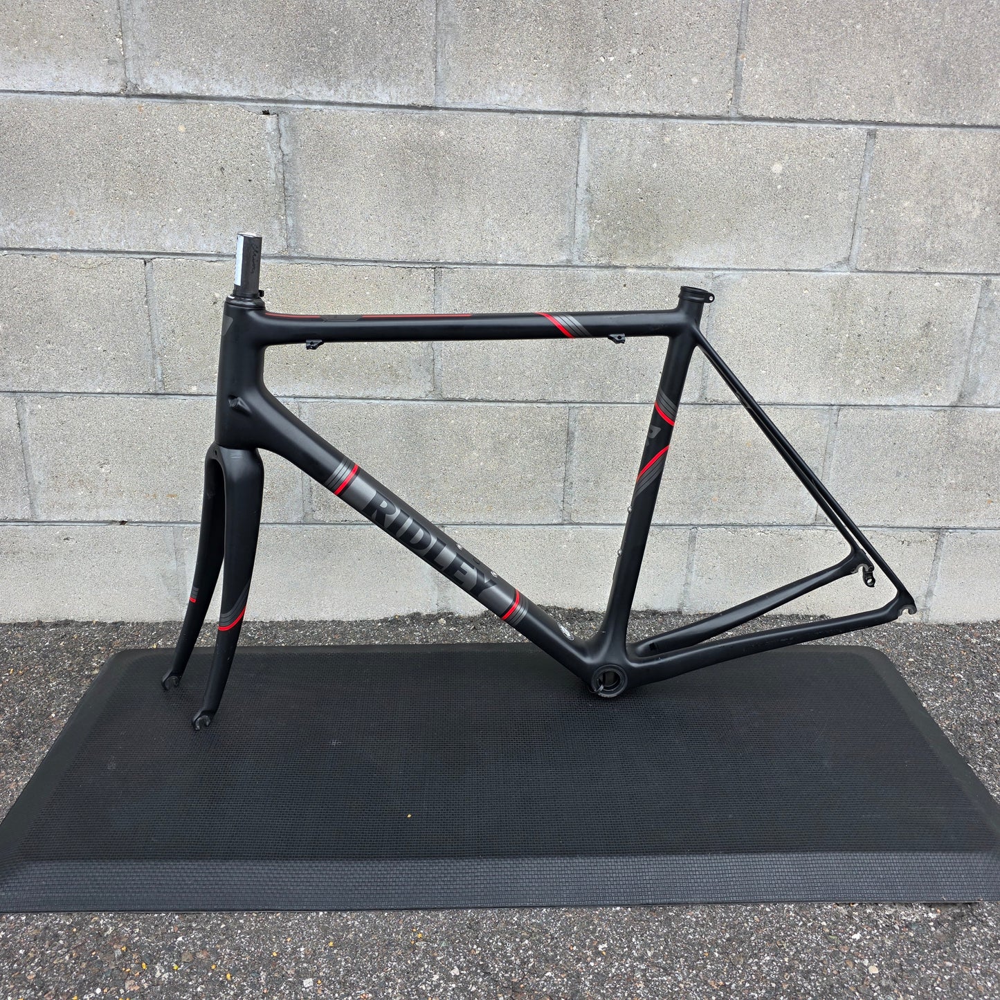 Ridley Helium SL Carbon Road Bike Frameset (Medium)