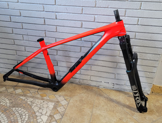 Specialized Fuse Carbon Frameset + Fork, Wheelset 29