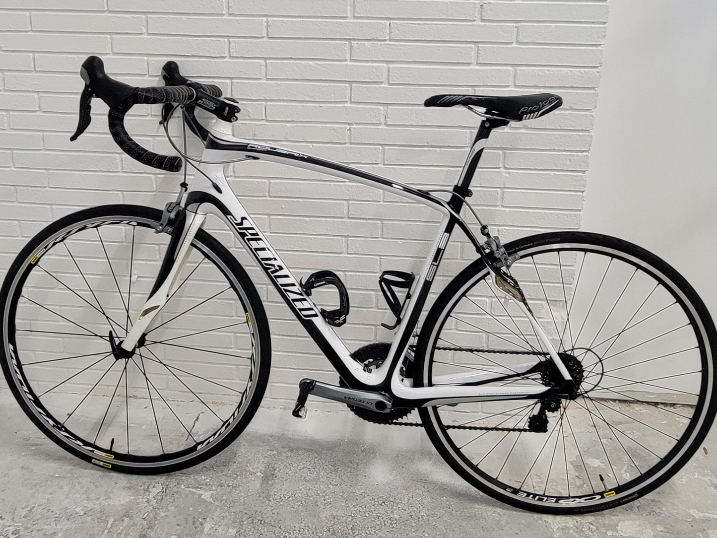 2012 Specialized Roubaix Expert Carbon Road Bike (56cm)