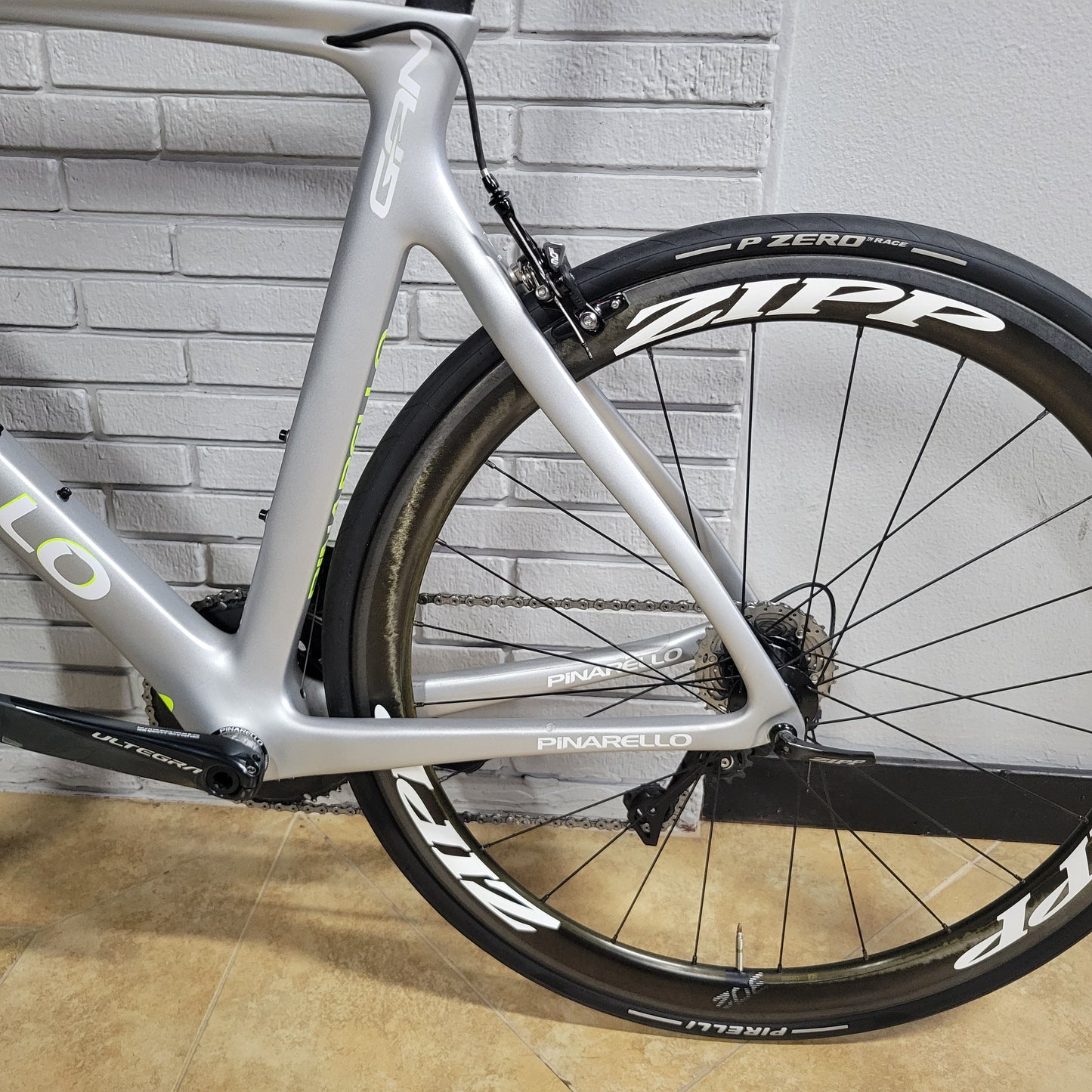 2019 Pinarello Gan Carbon Road Bike 55cm Zipp Ultegra