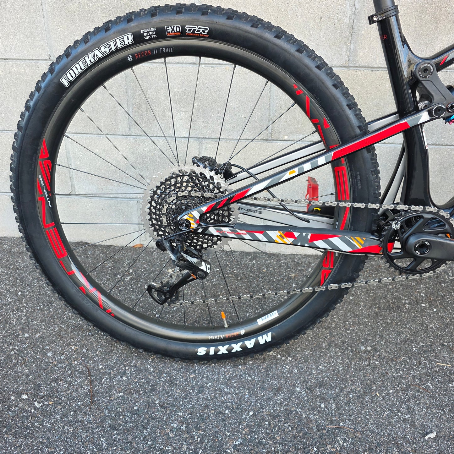 Intense Sniper Trail Elite (Small) w/ Carbon Wheels