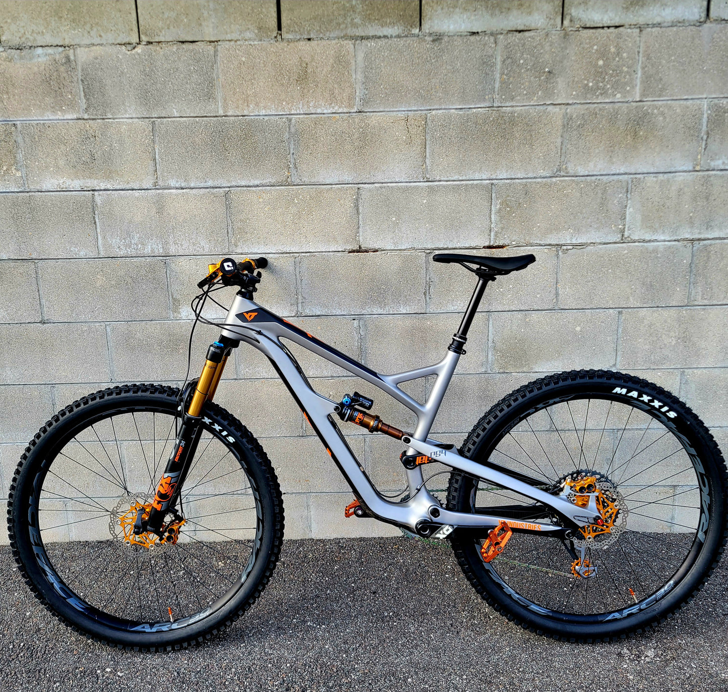 YT Jeffsey Carbon Pro Race 29 (Large)