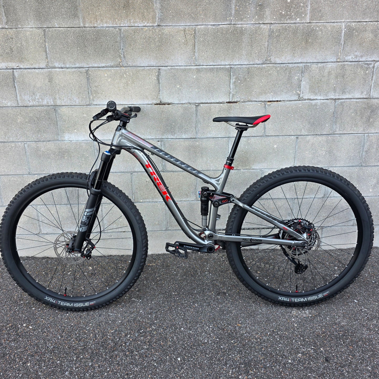 Trek Fuel EX8 29 (Medium 17")