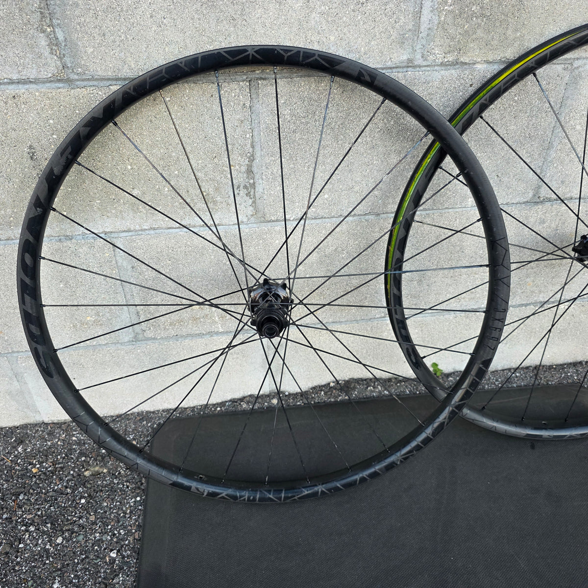 Reynolds Black Label 289/309 XC 29 wheelset Hydra Boost XD