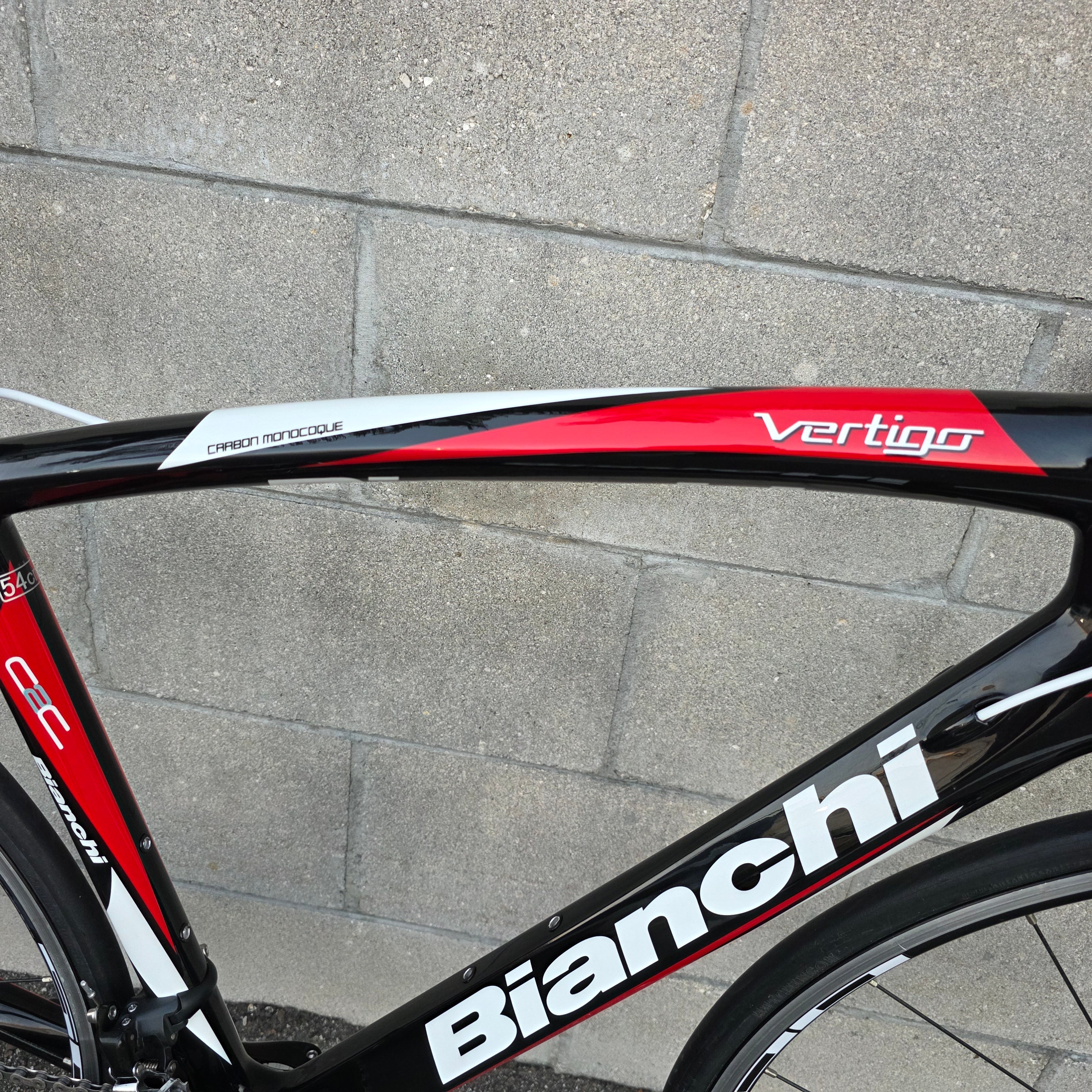 Bianchi Vertigo Carbon Road Bike (54cm) Shimano 105 – South Tampa