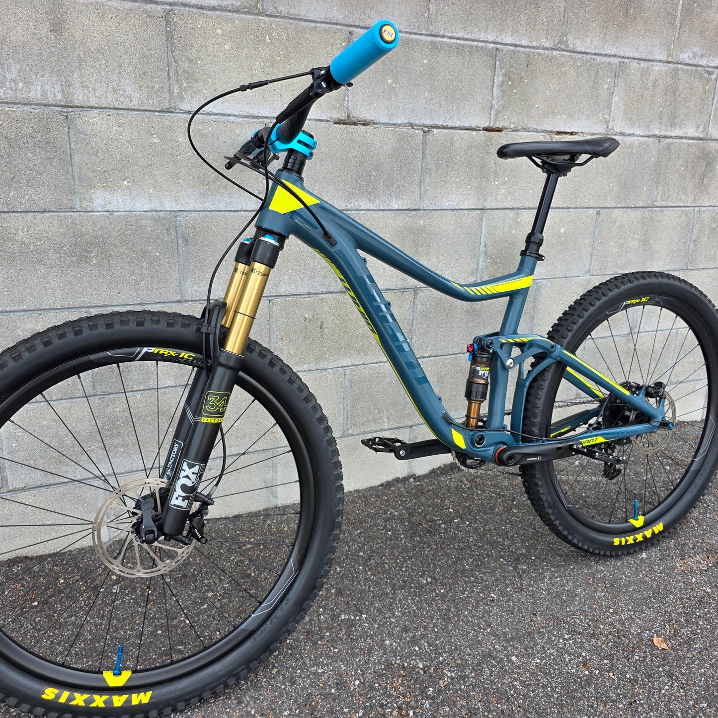 Giant Trance 1 27.5 (Small) Fox Factory, Carbon wheels