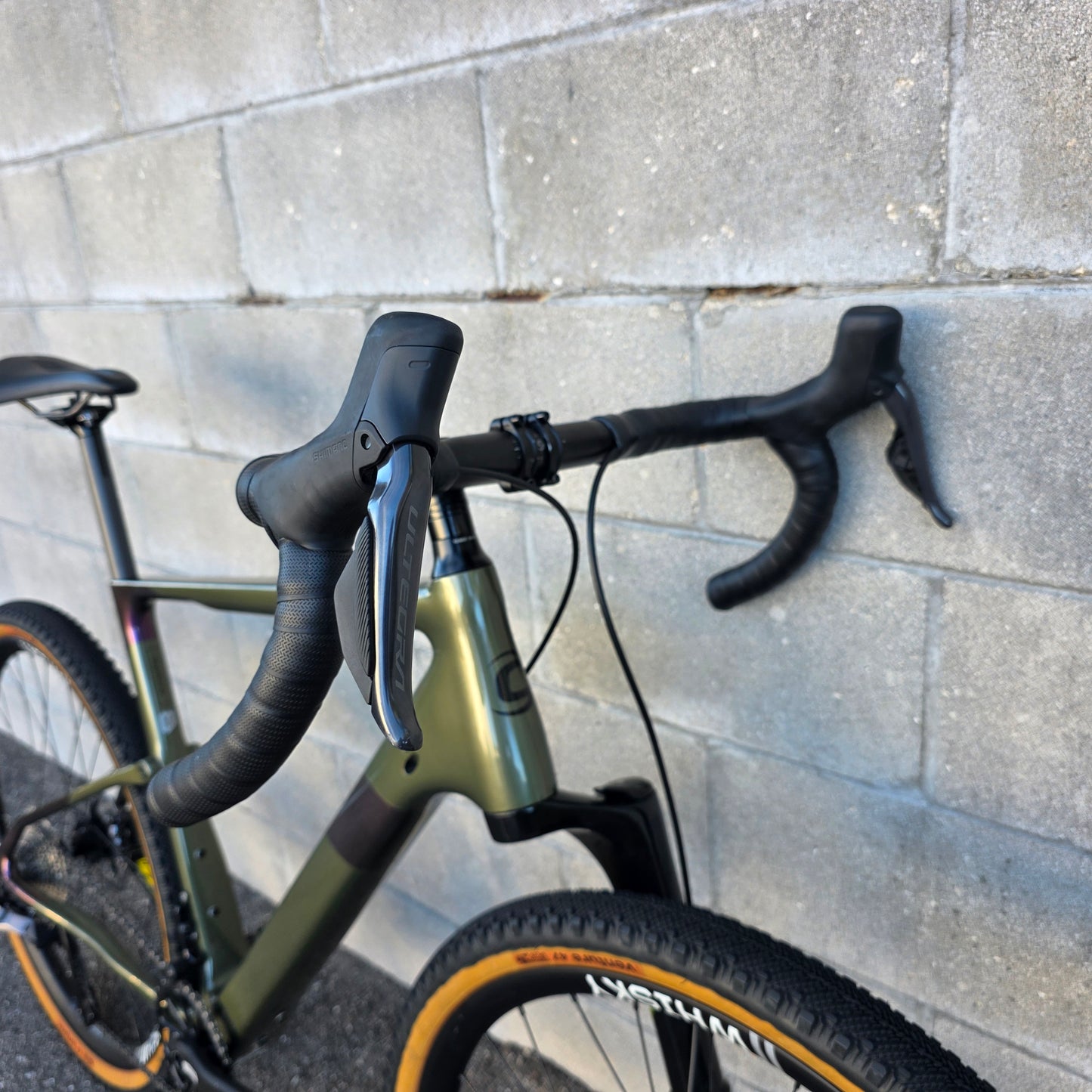 2024 Cannondale Topstone Lefty Ultegra Di2 12 Speed (Medium) Carbon Wheels