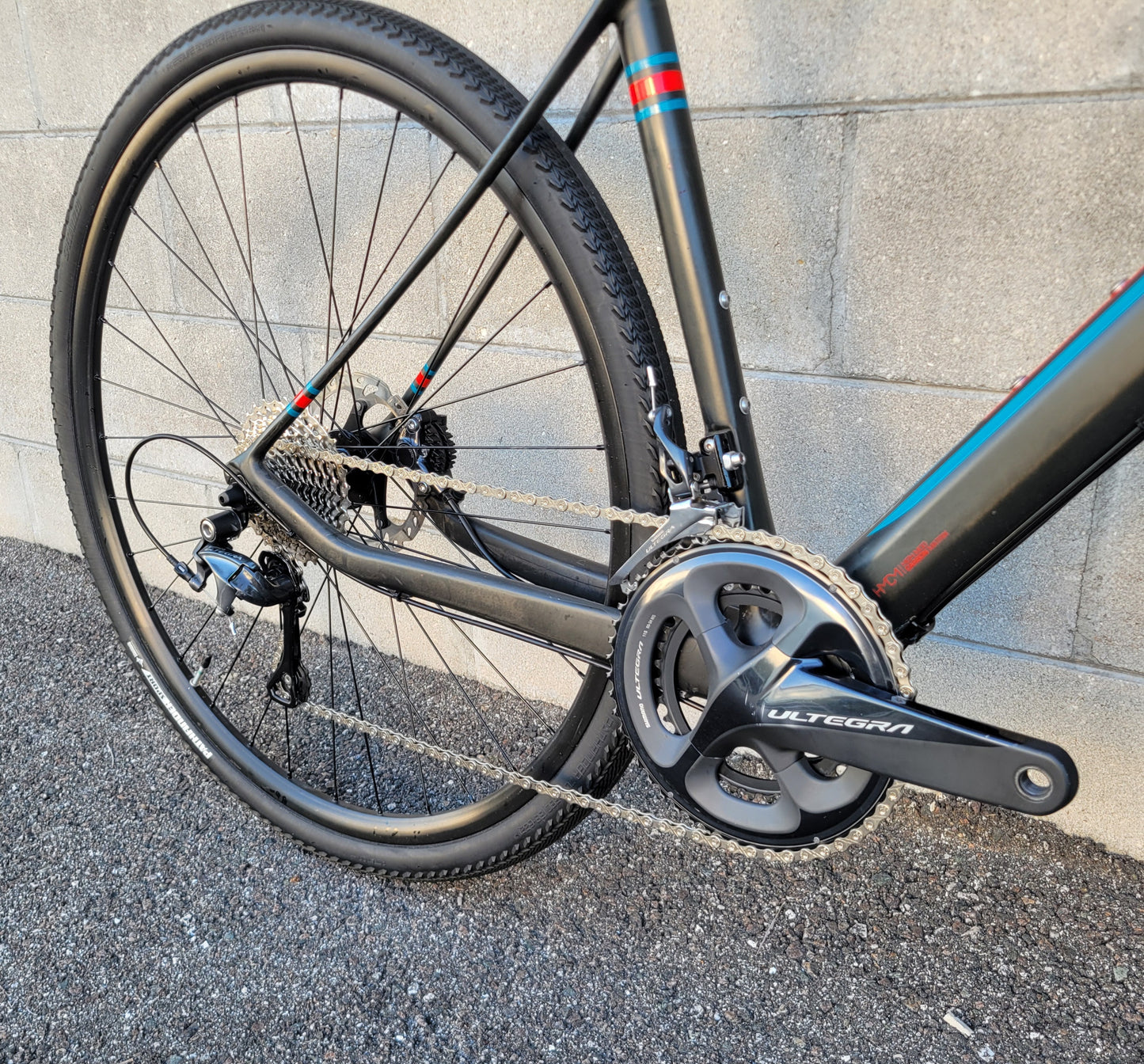 2016 GT Grade Carbon Gravel Bike (56cm) Ultegra