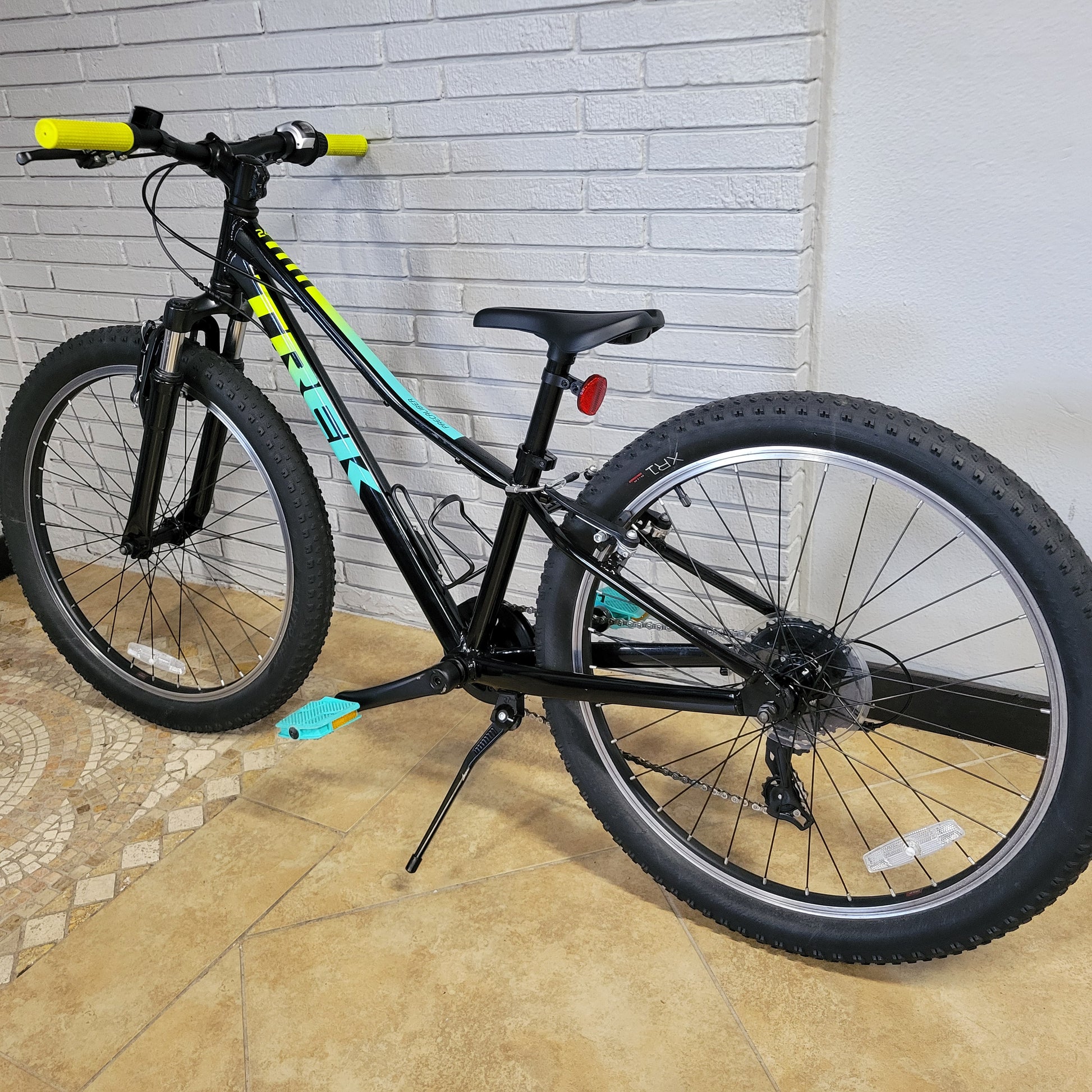 Trek PreCaliber kids Mountain Bike 24 – South Tampa Bicycle Co Trek PreCaliber kids Mountain Bike 24 – South Tampa Bicycle Co