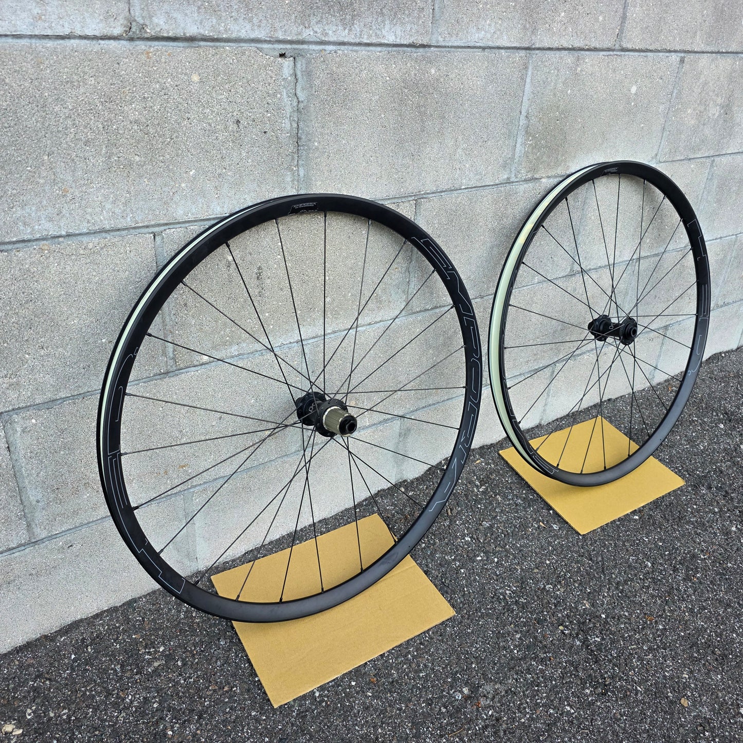 HED Emporia Gravel wheelset 700c