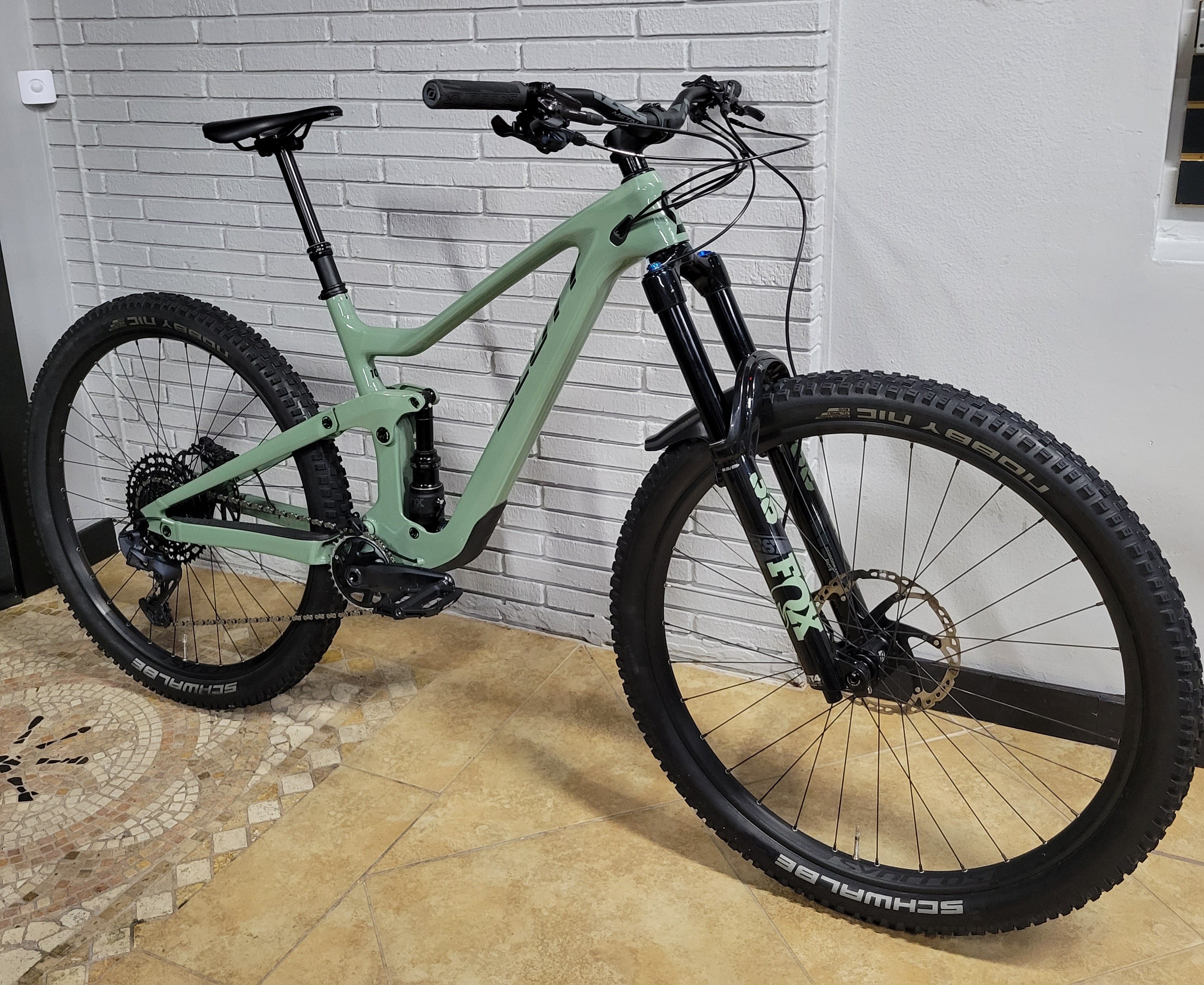 2021 Scott Ransom 910 Carbon (Medium) – South Tampa Bicycle Co.