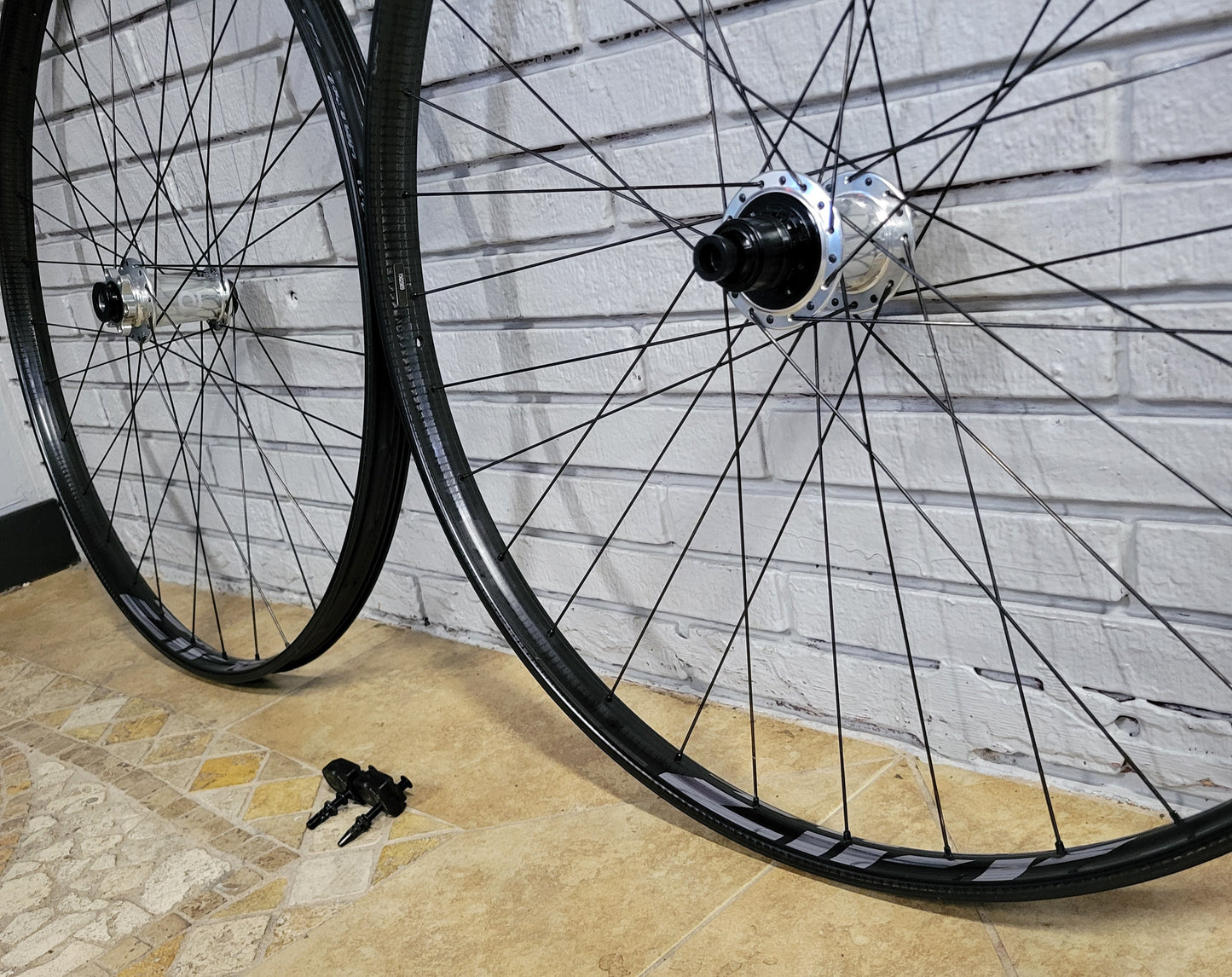 Zipp 3zero Moto Carbon Wheelset Industry Nine Hydra 29 Boost XD