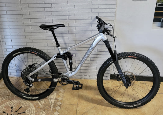 2021 Airborne Plague 27.5 (Small) Enduro MTB