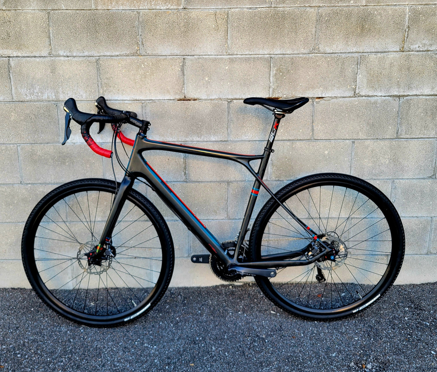 2016 GT Grade Carbon Gravel Bike (56cm) Ultegra